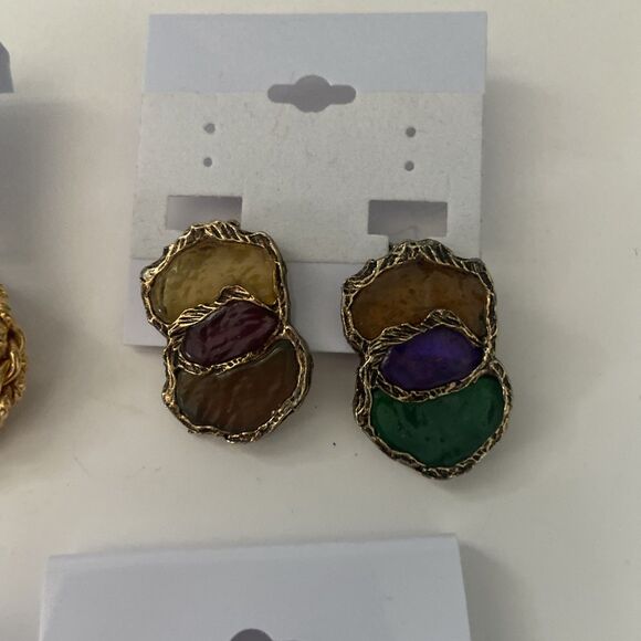 Vintage Clip On Earrings Set Of 4 Gold tone Holidays Birthdays Festive Gifts - Picture 3 of 6